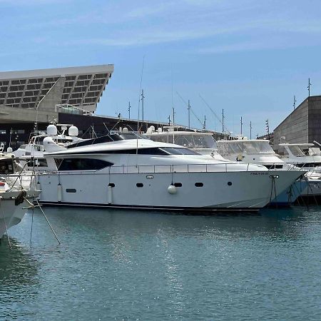 Yacht 20Metros Hotel Sant Adria de Besos Exterior foto