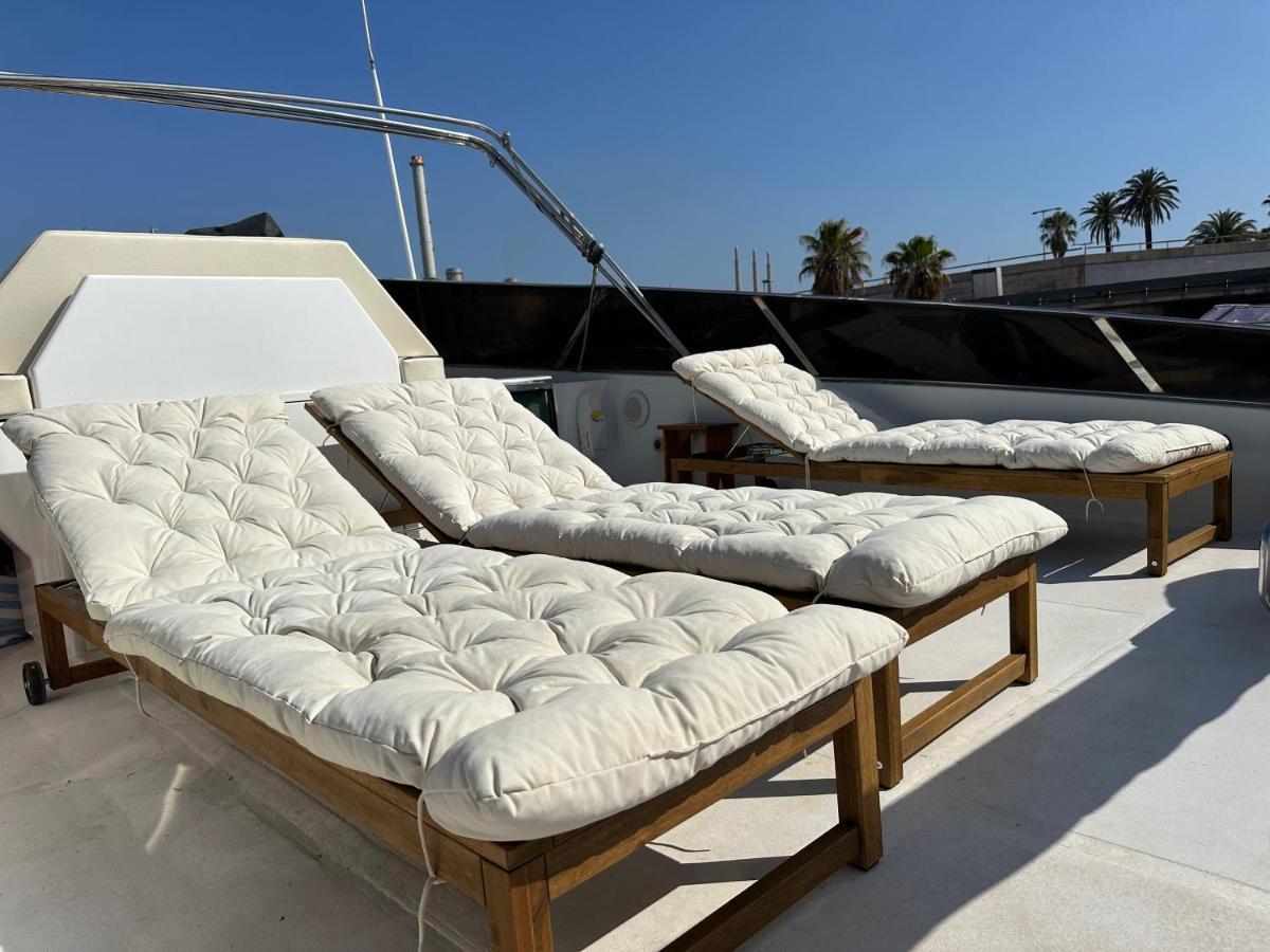 Yacht 20Metros Hotel Sant Adria de Besos Exterior foto